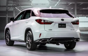 Lexus RX сзади