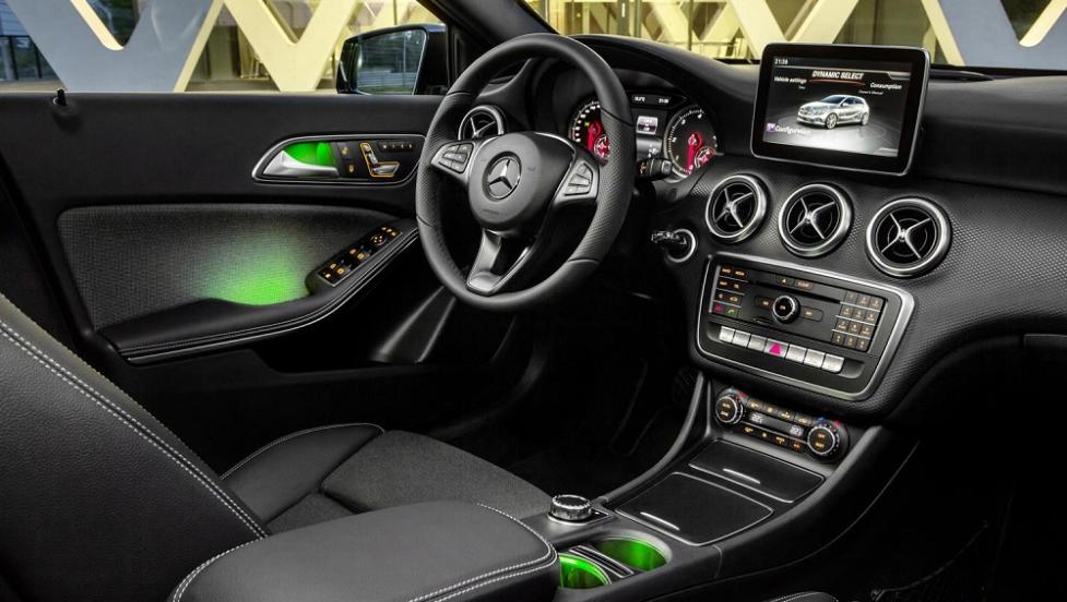 Интерьер Mercedes-Benz A-Class