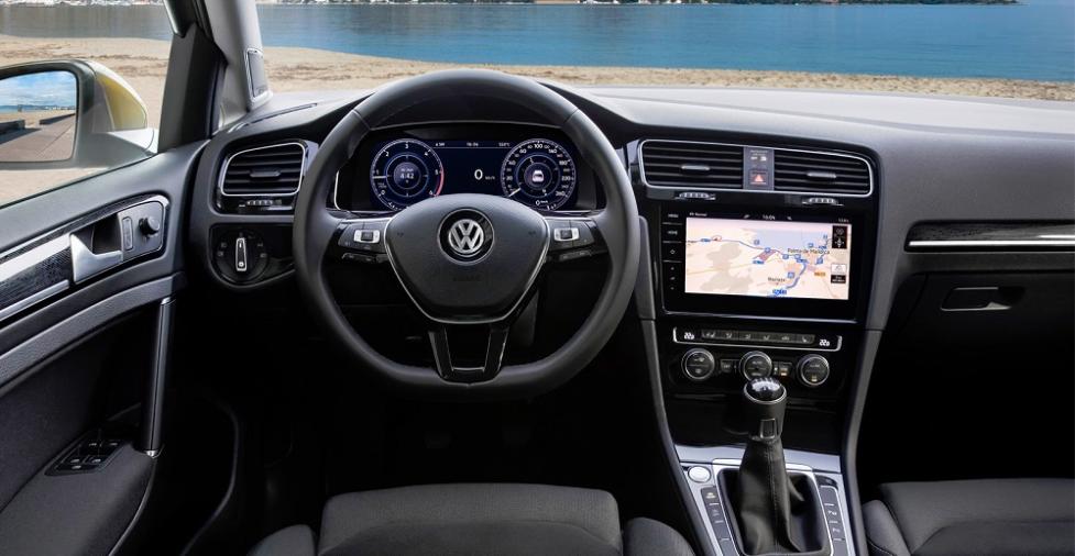 Интерьер Volkswagen Golf